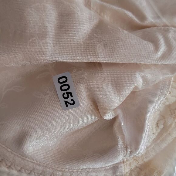 Playtex 36DD nude underwire bra - Picture 8 of 12